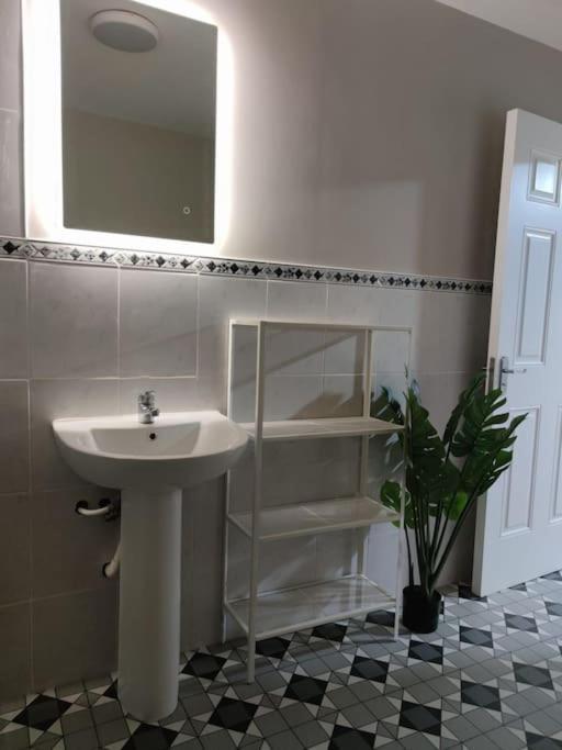 Blacklion Prime Location Apartment Екстериор снимка